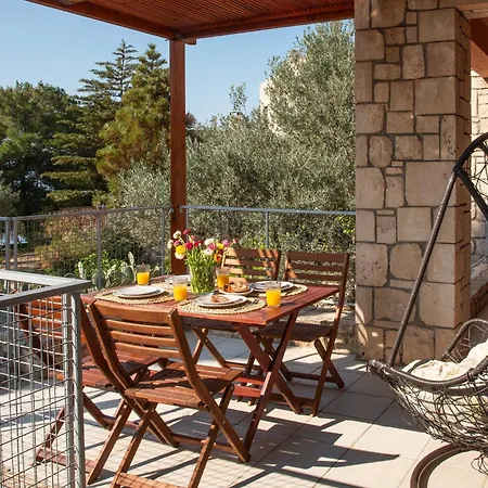 Pyrgos Ralli Estate *