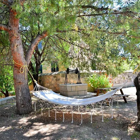 Pyrgos Ralli Estate * Aegina